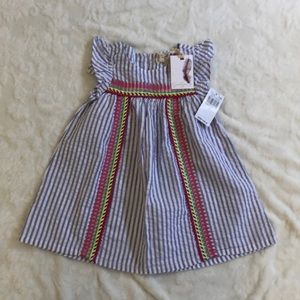 Pretty little Jessica Simpson dress.